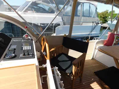 Cockpit of Paula, a Linssen 35 SL motorboat at IJsselstein, Netherlands