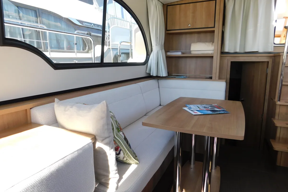 Salon of Paula, a Linssen 35 SL motorboat at IJsselstein, Netherlands