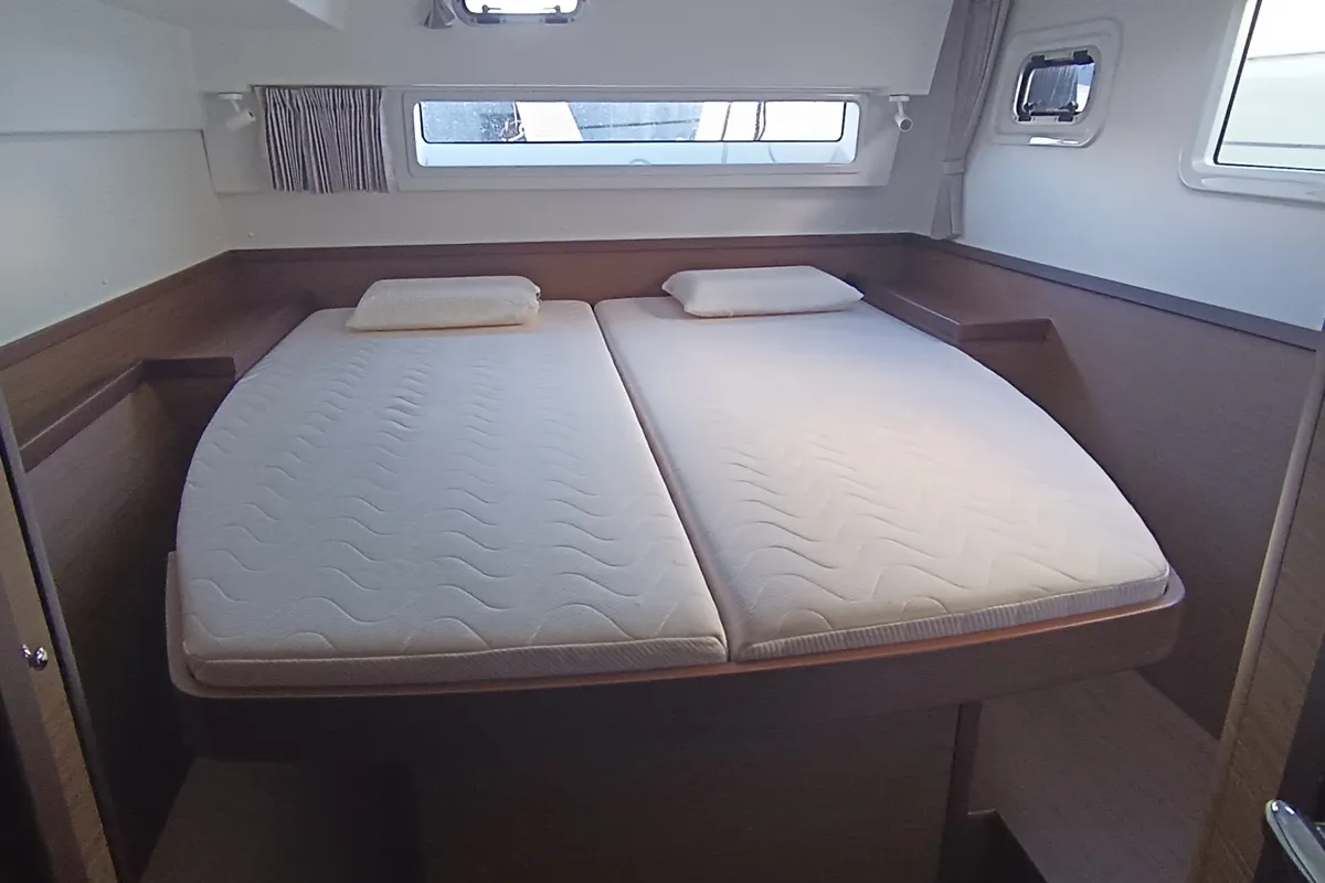 Cabin on Lagoon 42, a catamaran at Tropea, Italy