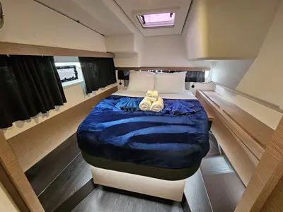 Cabin on Island Curtisea, a Fountaine Pajot Isla 40 catamaran at Charlotte Amalie, United States