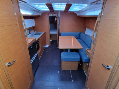 Salon of Palmarola, a Dufour 390 GL sailboat at Tonnarella, Italy