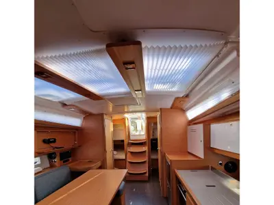 Salon of Palmarola, a Dufour 390 GL sailboat at Tonnarella, Italy