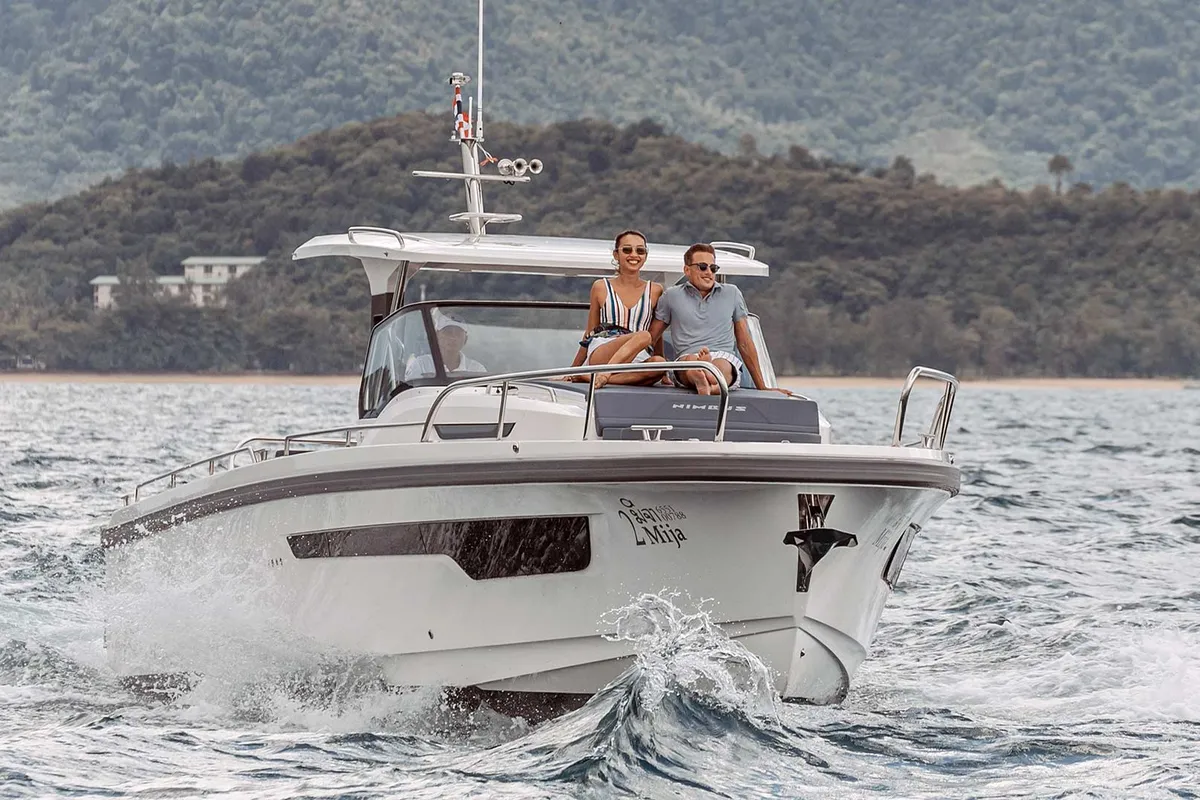 Mija, a Nimbus T11 motorboat at Ko Kaeo, Thailand