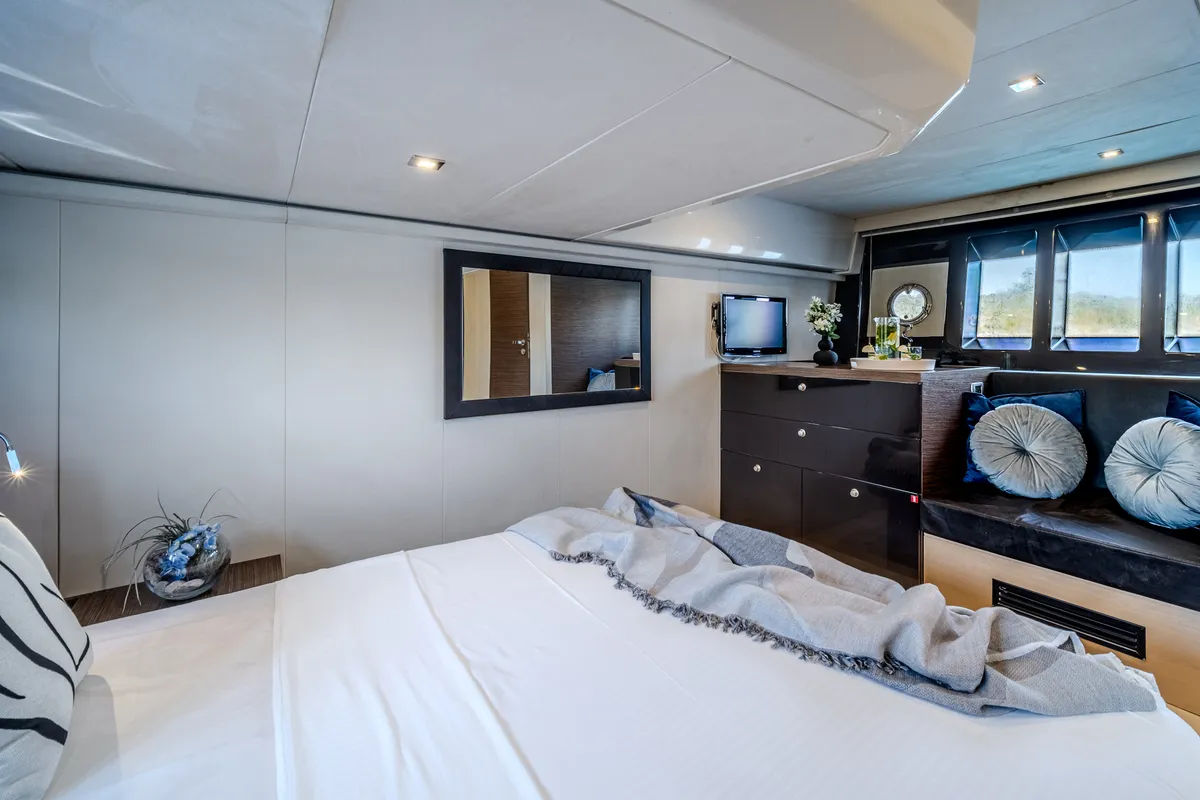 Darling Barbara, a Cranchi 56 ST motor yacht at Općina Milna, Croatia