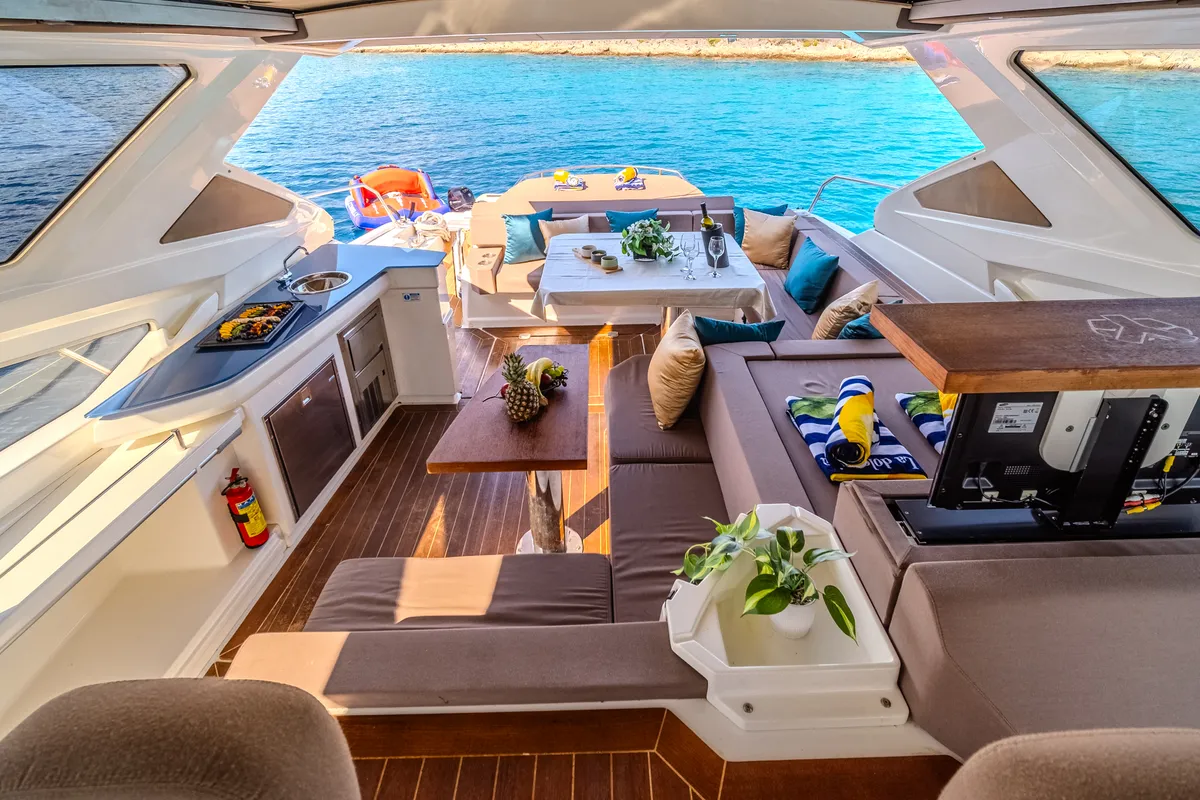 Darling Barbara, a Cranchi 56 ST motor yacht at Općina Milna, Croatia