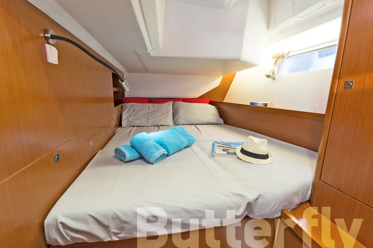 Cabin on Butterfly, a Beneteau Oceanis 45 sailboat at Kos, Greece