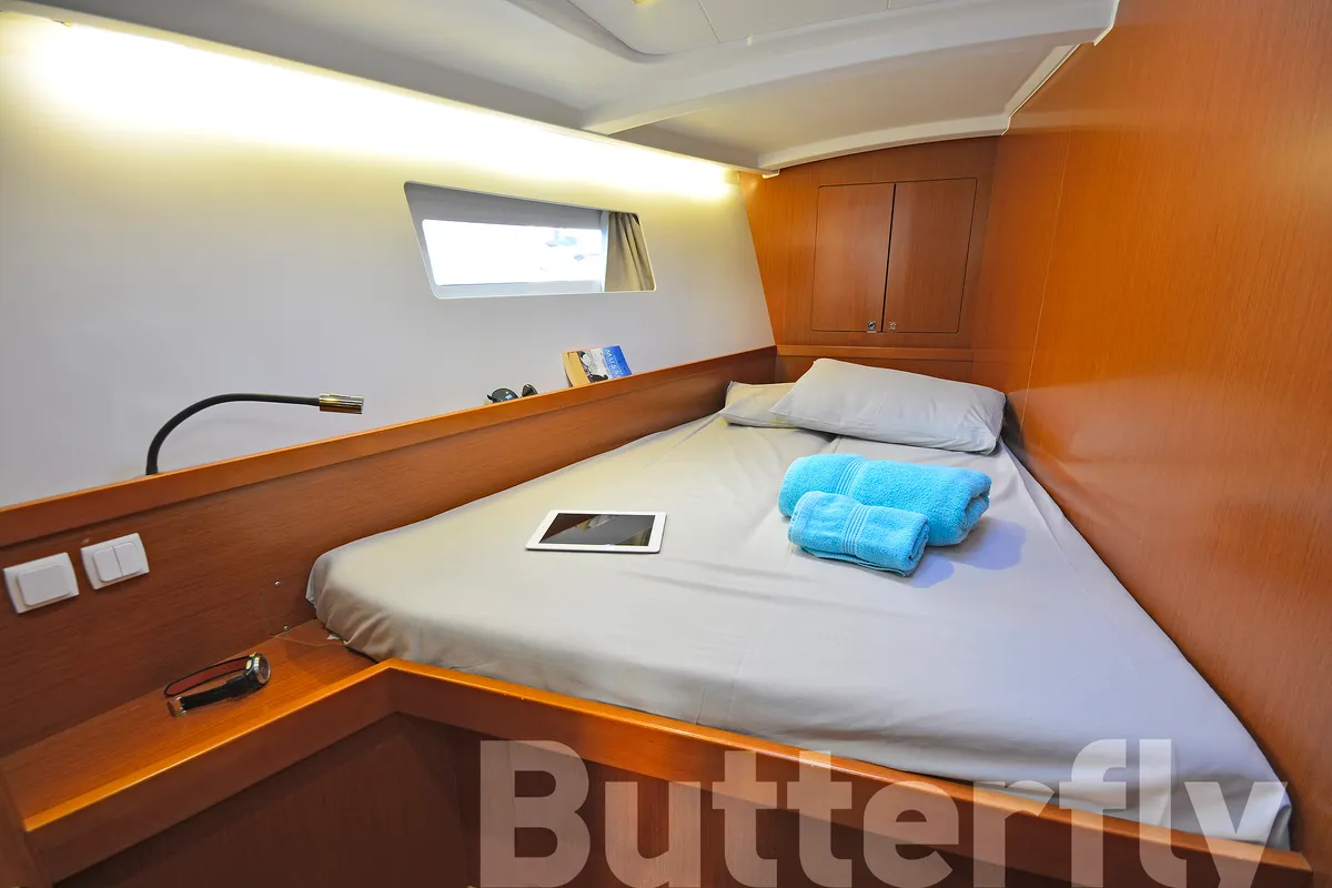 Cabin on Butterfly, a Beneteau Oceanis 45 sailboat at Kos, Greece