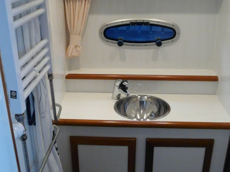 Head on Drait 117, a De Drait DeLuxe 42 motorboat at Drachten, Netherlands