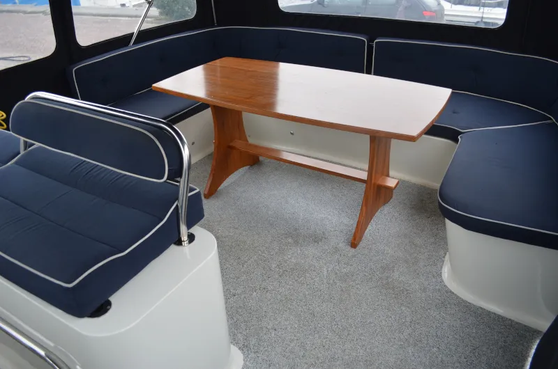 Deck of Drait 117, a De Drait DeLuxe 42 motorboat at Drachten, Netherlands