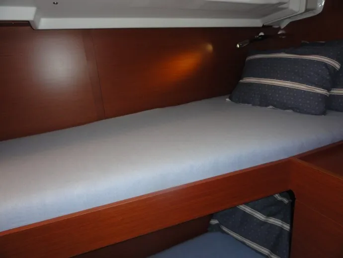 Cabin on Rabia, a Beneteau Oceanis 46.1 sailboat at Pula, Croatia