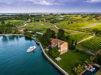 05, a Houseboat Holidays Italia S.R.L. Minuetto 6 motor yacht at Casier, Italy