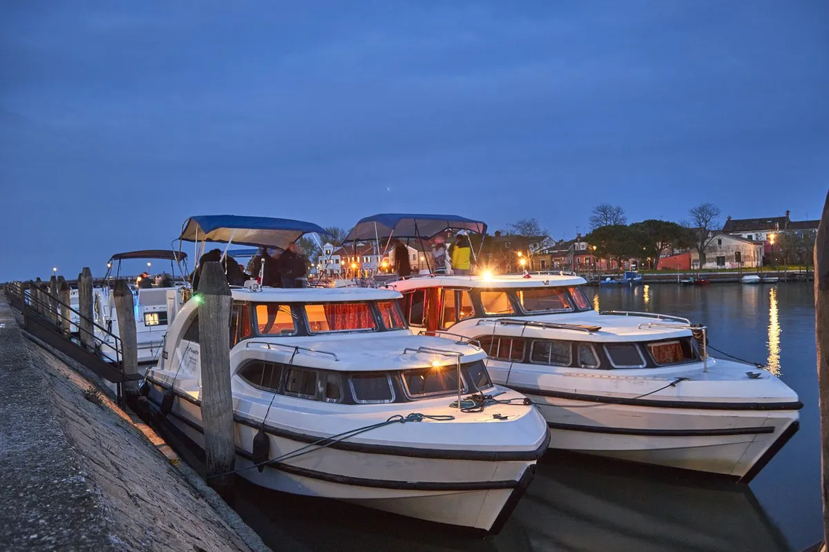 05, a Houseboat Holidays Italia S.R.L. Minuetto 6 motor yacht at Casier, Italy