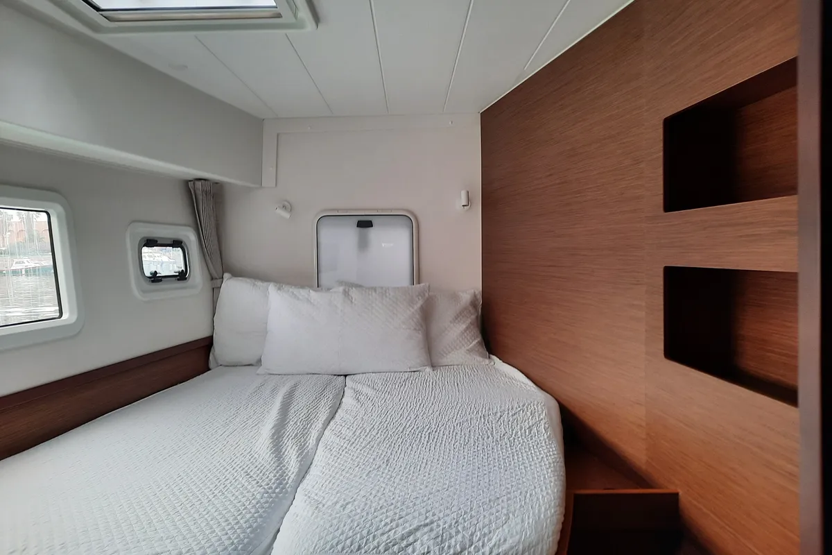 Cabin on Senza Ma, a Lagoon 42 catamaran at Tonnarella, Italy