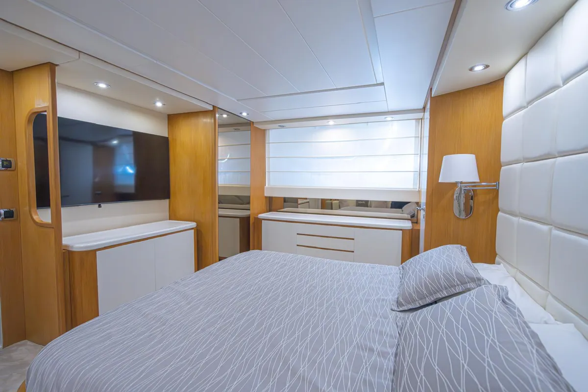 San Lorenzo , a San Lorenzo SL 72 motor yacht at Ischia, Italy