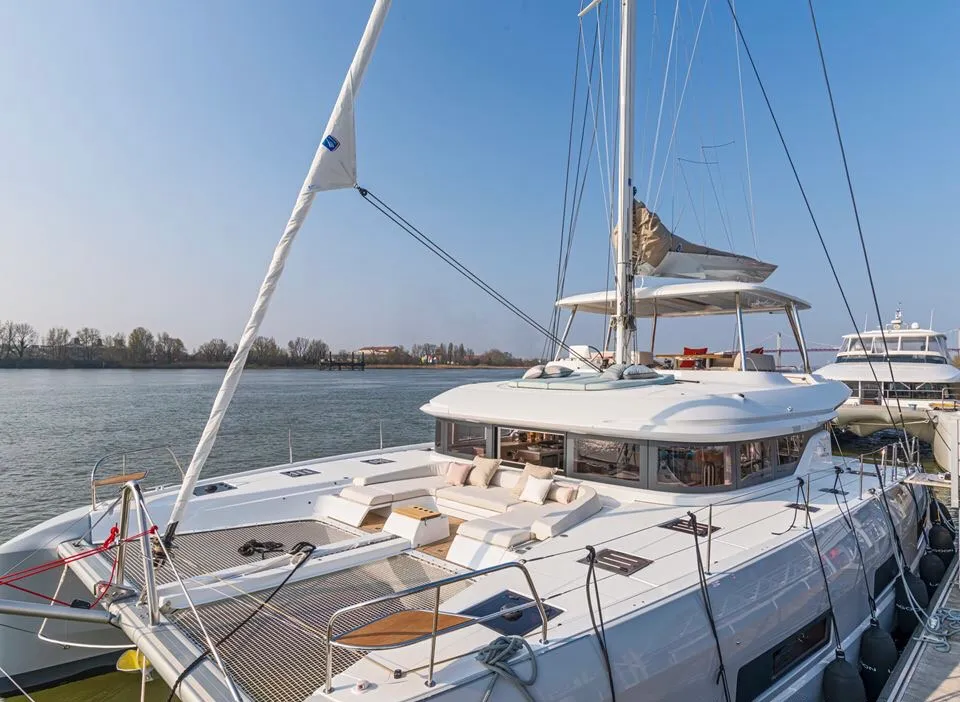 Exterior view of Hydrus, a Lagoon 55 catamaran at Lavrion, Greece