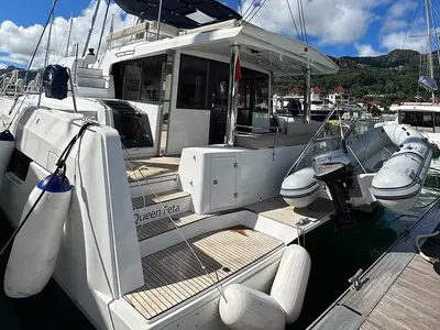 Queen Feta, a Bali 4.8 catamaran at Roche Caiman, Seychelles