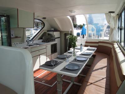 Salon of Opéra, a Nicols Confort 1350 motorboat at Sablé-sur-Sarthe, France