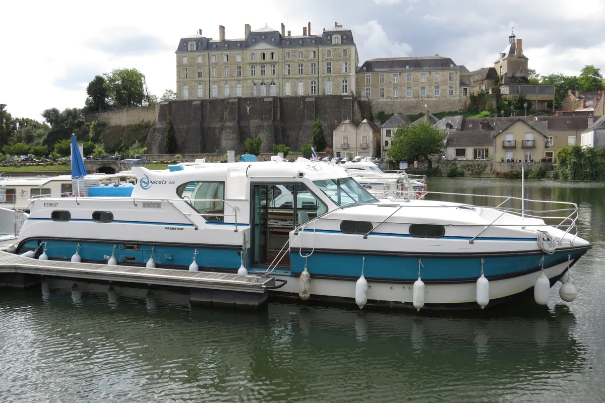 Exterior view of Opéra, a Nicols Confort 1350 motorboat at Sablé-sur-Sarthe, France