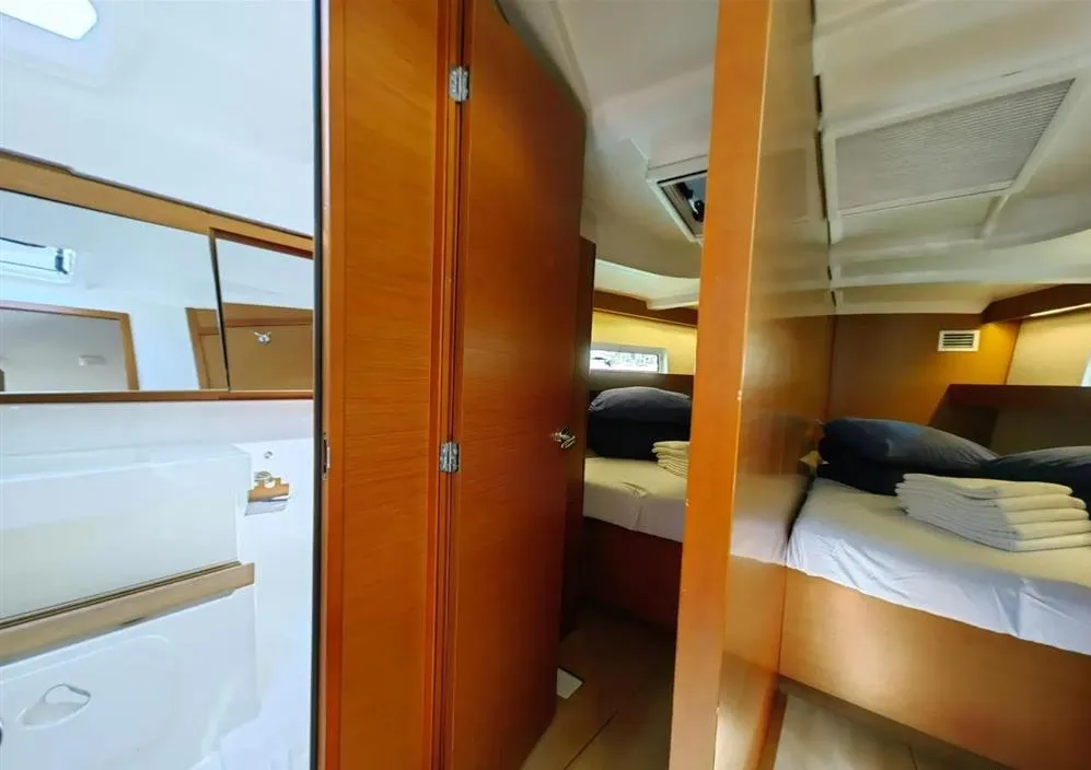 Cabin on Negroni, a Jeanneau Sun Odyssey 440 sailboat at Athens, Greece