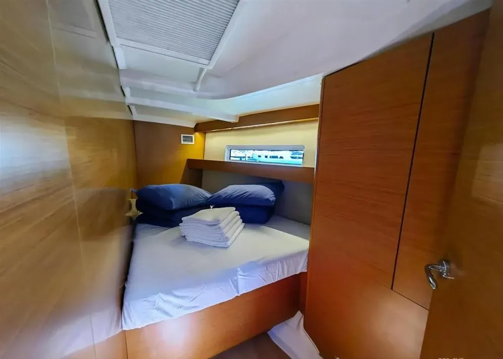 Cabin on Negroni, a Jeanneau Sun Odyssey 440 sailboat at Athens, Greece