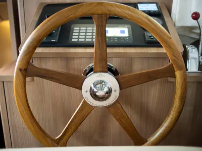Cockpit of Vaiana, a Linssen Grand Sturdy 35.0 AC motorboat at Werder (Havel), Germany