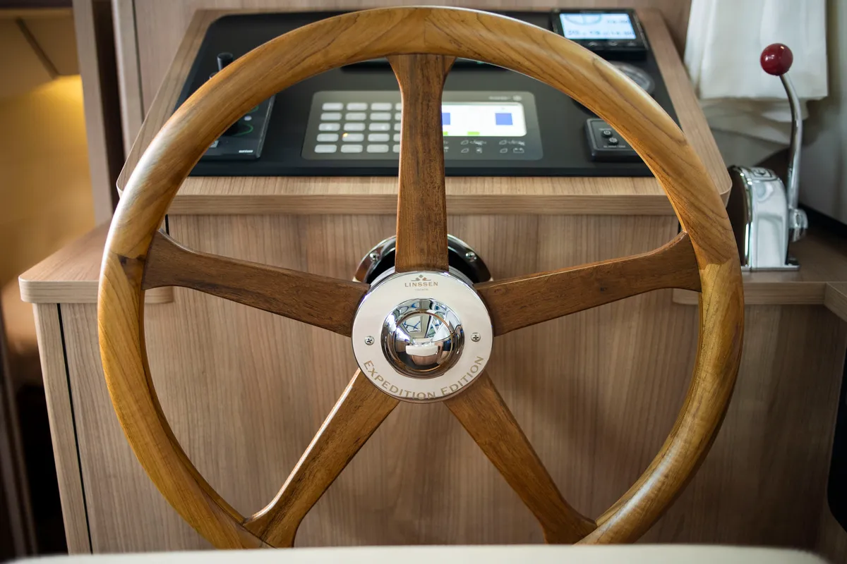 Cockpit of Vaiana, a Linssen Grand Sturdy 35.0 AC motorboat at Werder (Havel), Germany