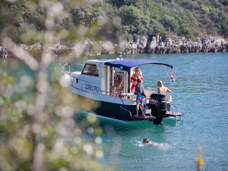 H4, a Leidi 660 motorboat at Grad Pula, Croatia