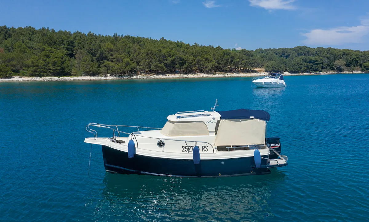H4, a Leidi 660 motorboat at Grad Pula, Croatia