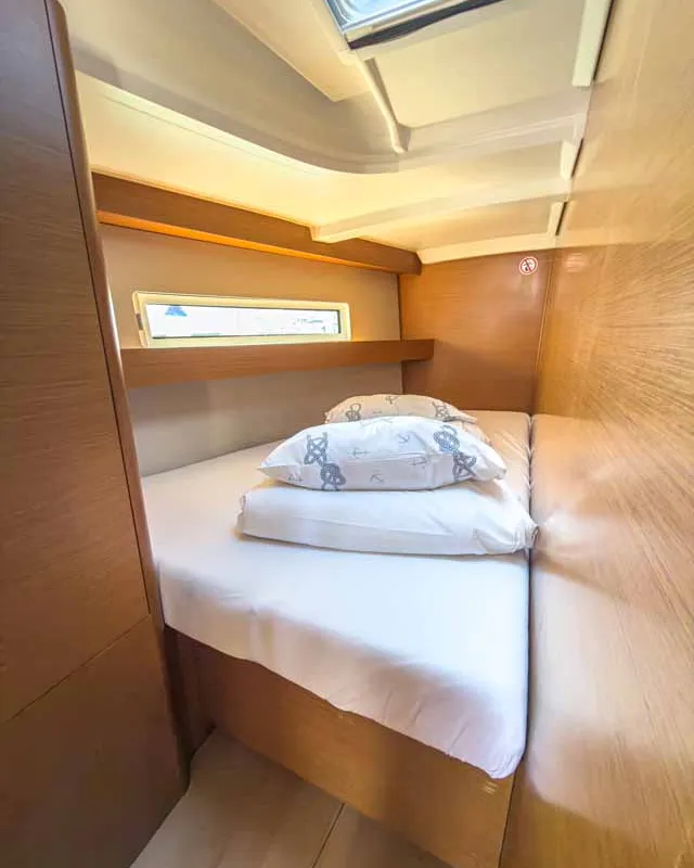 Cabin on Sigma Kiss, a Jeanneau Sun Odyssey 440 sailboat at Grad Pula, Croatia