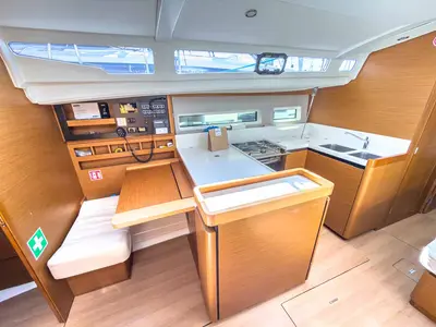 Galley of Sigma Kiss, a Jeanneau Sun Odyssey 440 sailboat at Grad Pula, Croatia