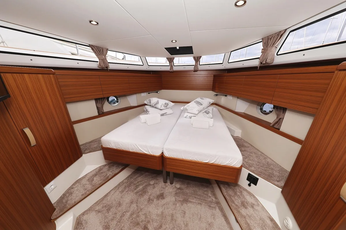 D&D, a Greenline 40 motor yacht at Grad Biograd na Moru, Croatia