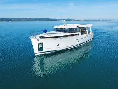 D&D, a Greenline 40 motor yacht at Grad Biograd na Moru, Croatia