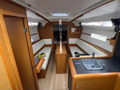 Salon of Kashmir, a Jeanneau Sun Odyssey 349 sailboat at Kerners, France