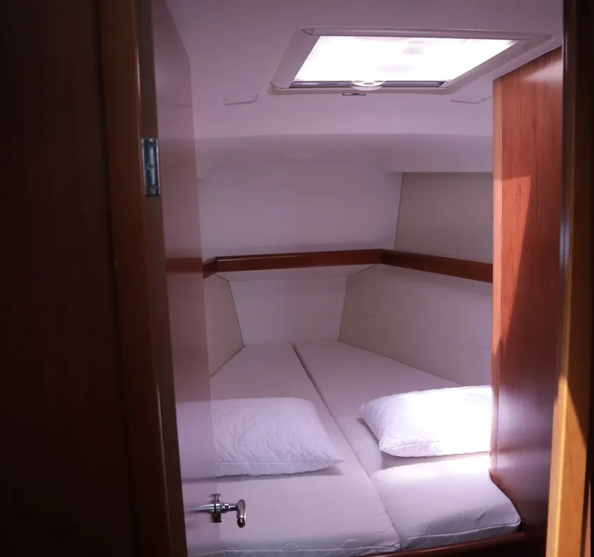 Fantasea, a Beneteau Oceanis 43 sailboat at Athens, Greece