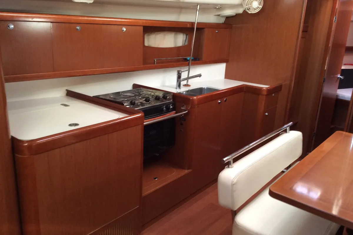 Fantasea, a Beneteau Oceanis 43 sailboat at Athens, Greece
