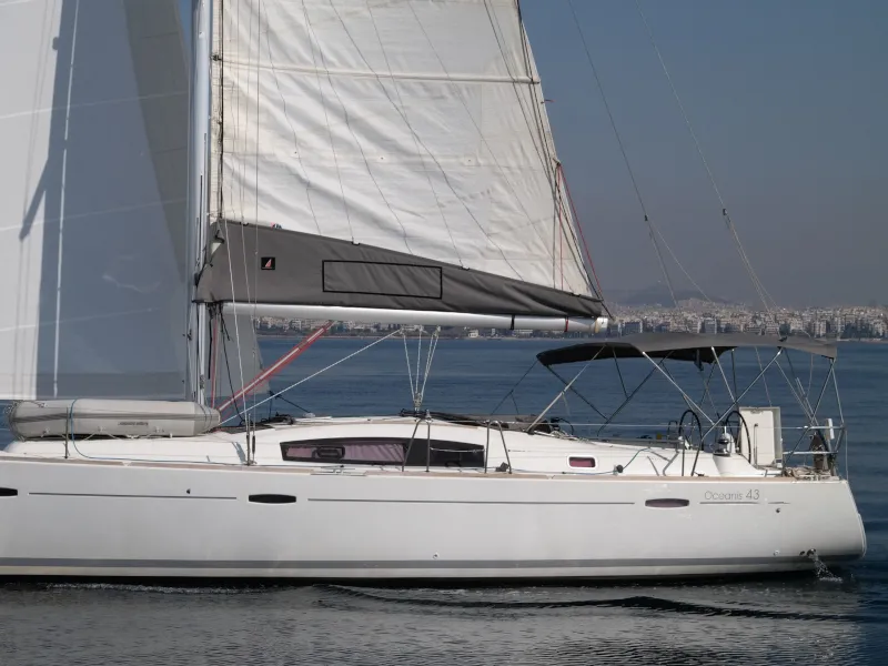 Fantasea, a Beneteau Oceanis 43 sailboat at Athens, Greece