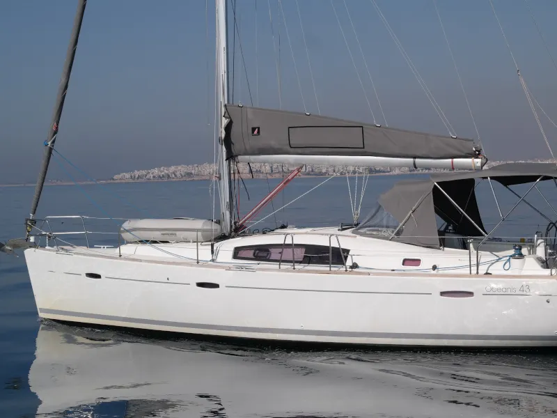 Fantasea, a Beneteau Oceanis 43 sailboat at Athens, Greece
