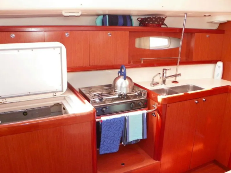 Fantasea, a Beneteau Oceanis 43 sailboat at Athens, Greece