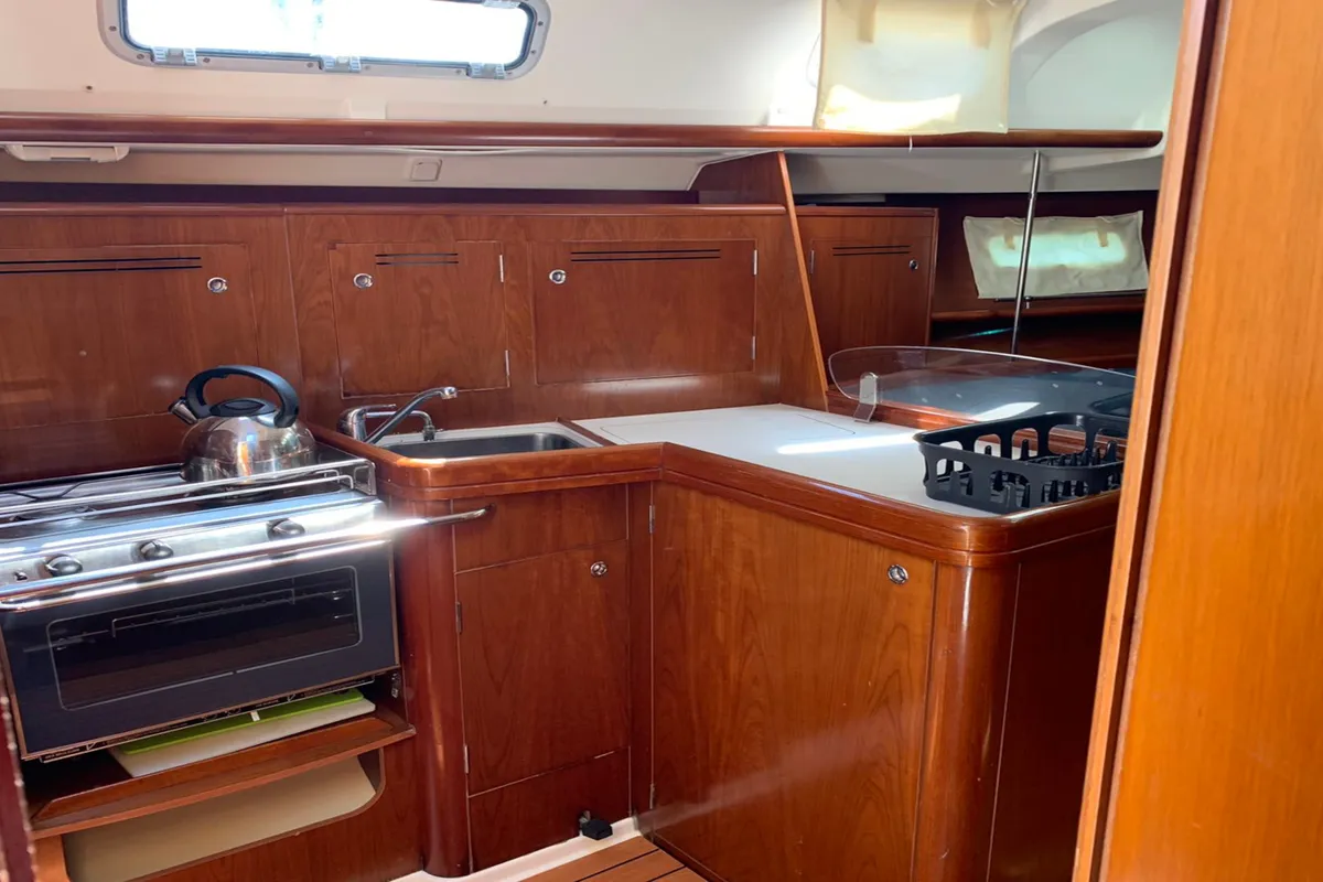 Galley of PANORAMA, a Beneteau Oceanis 343 sailboat at Skiathos, Greece