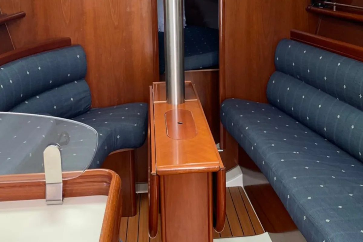 Salon of PANORAMA, a Beneteau Oceanis 343 sailboat at Skiathos, Greece