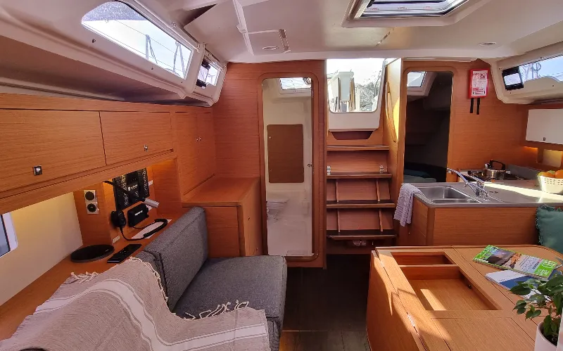 Salon of Vasco, a Dufour 37 sailboat at Vallauris, France