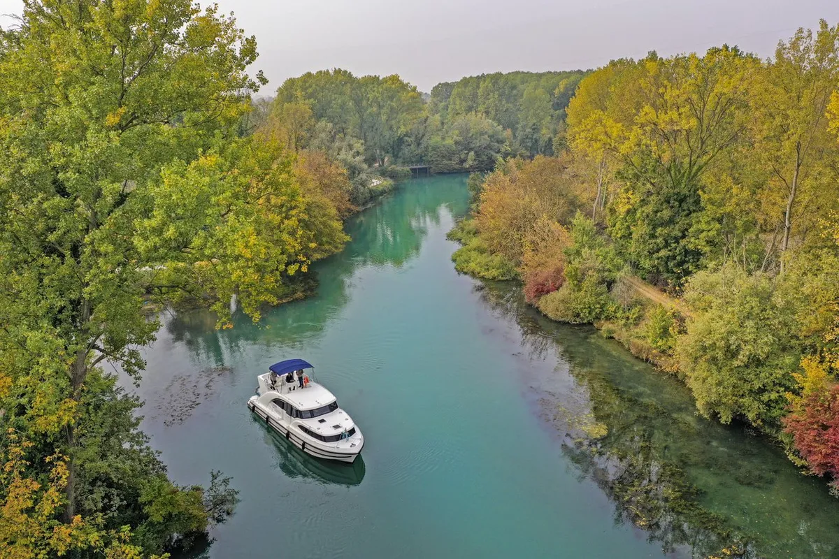 07, a Houseboat Holidays Italia S.R.L. Minuetto 6 motor yacht at Casier, Italy