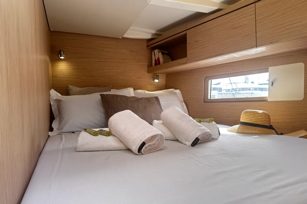 Amelia, a Beneteau Oceanis 51.1 sailboat at Athens, Greece