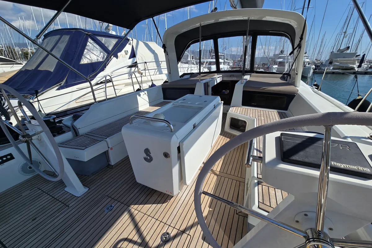 Amelia, a Beneteau Oceanis 51.1 sailboat at Athens, Greece