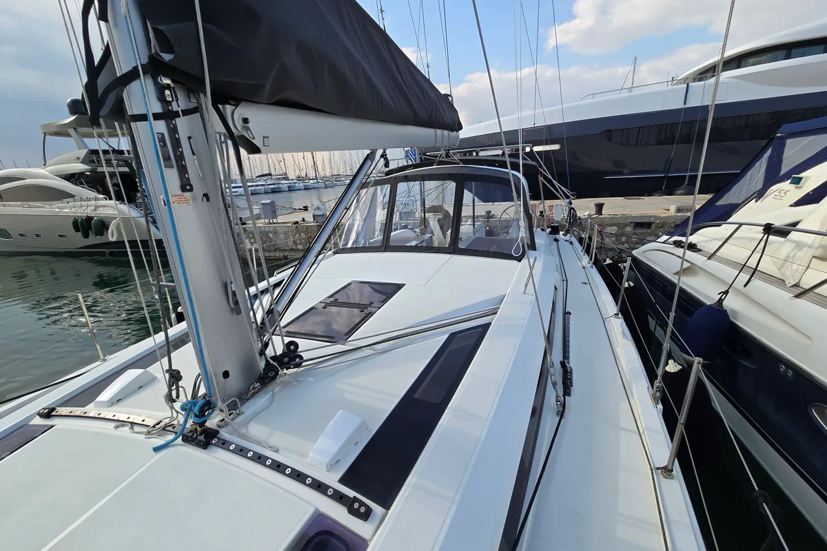 Amelia, a Beneteau Oceanis 51.1 sailboat at Athens, Greece