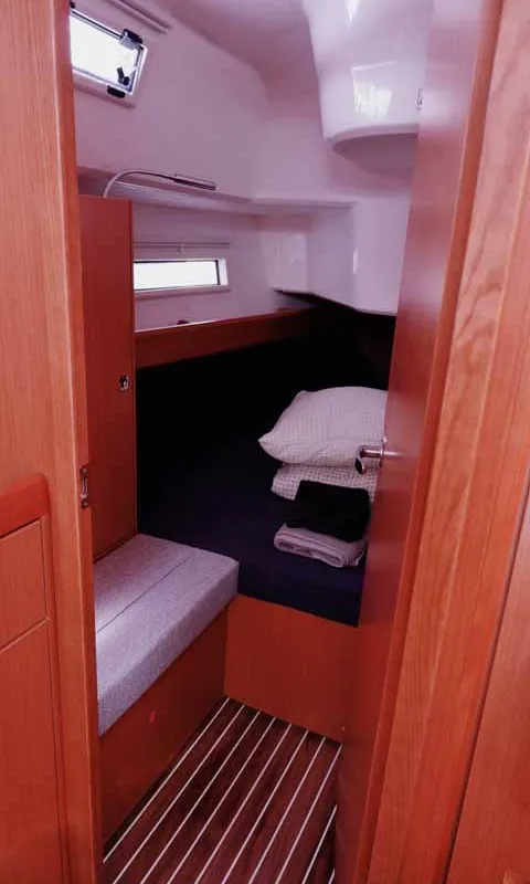 Cabin on Catalina, a Bavaria Cruiser 37 sailboat at Figari/Golfo Aranci, Italy
