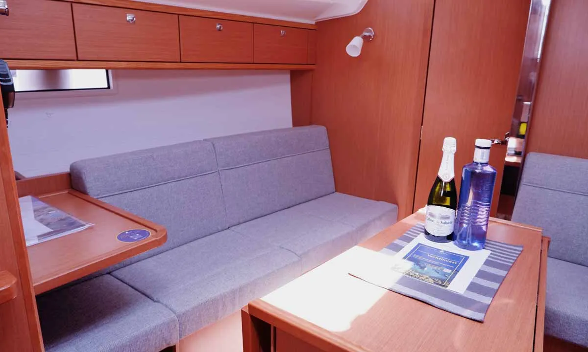 Salon of Catalina, a Bavaria Cruiser 37 sailboat at Figari/Golfo Aranci, Italy