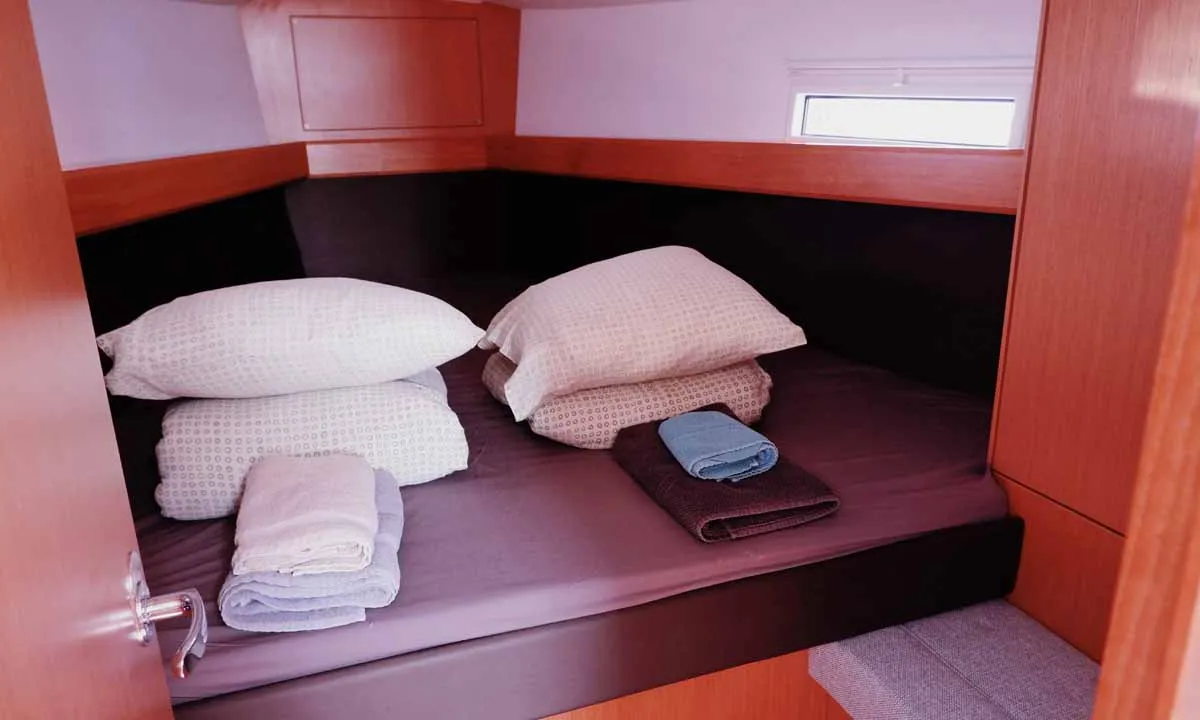 Cabin on Catalina, a Bavaria Cruiser 37 sailboat at Figari/Golfo Aranci, Italy