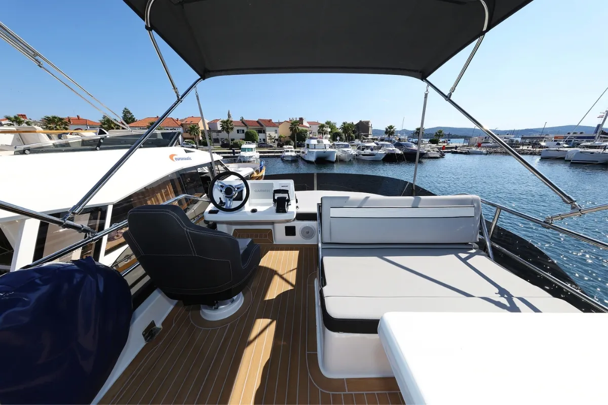 Lino, a Jeanneau Merry Fisher 1095 Fly Serie2 motorboat at Grad Biograd na Moru, Croatia