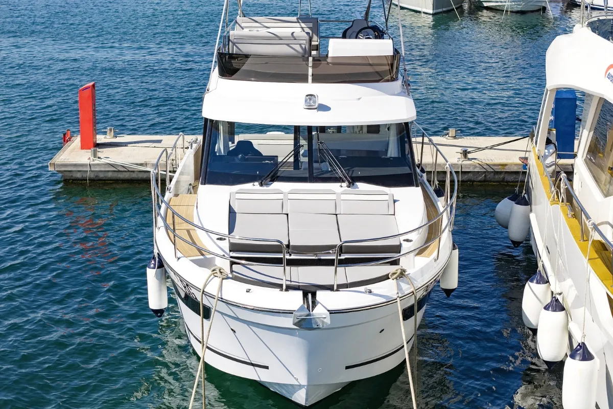 Lino, a Jeanneau Merry Fisher 1095 Fly Serie2 motorboat at Grad Biograd na Moru, Croatia